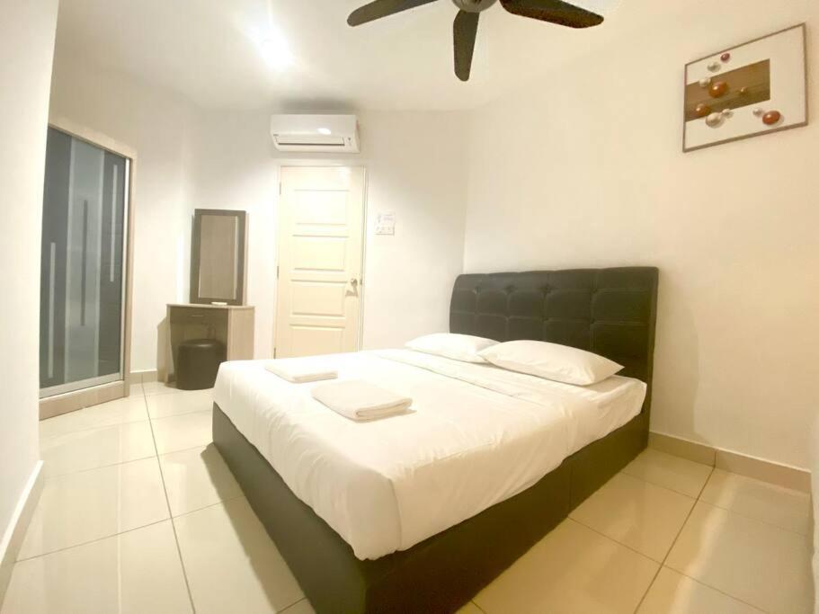 Mansion One Suites - Seaview Modern 2 Bedroom Suites Τζωρτζ Τάουν Εξωτερικό φωτογραφία